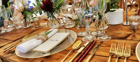 Dressage d'une table par Séjournant Traiteur à Troyes